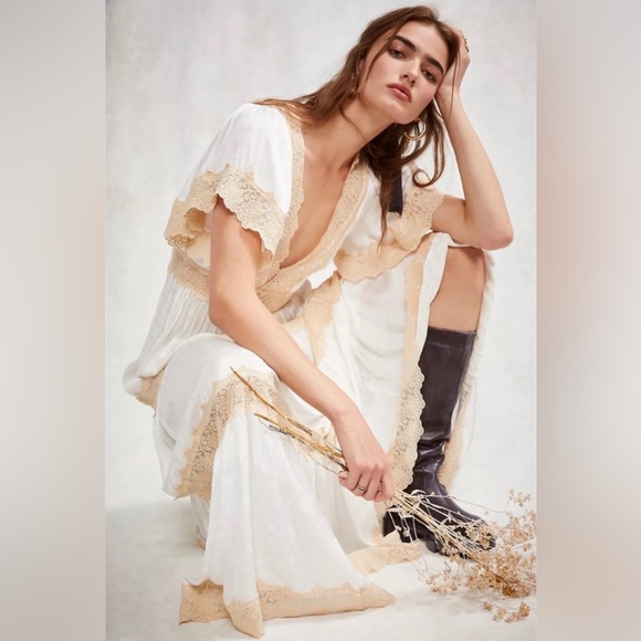 Spell and the Gypsy X Free People - Ocean Gown - White - Rare SZ Large - NWT - Picture 5 of 7